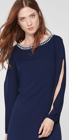 Шифонена рокля с декоративна яка